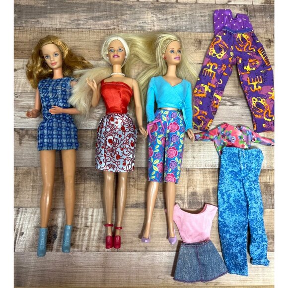 Barbie Doll Trio With Mixed Outfits & Accessories - Picture 1 of 3